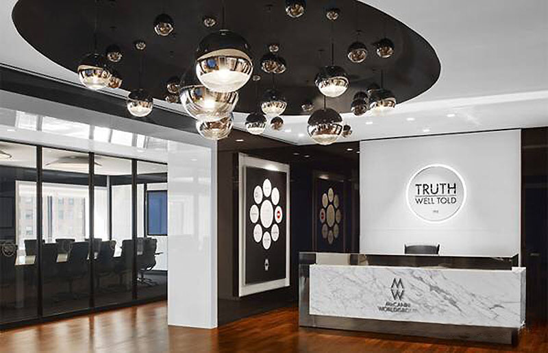 1509956107655057315.jpg 3.jpg